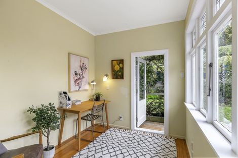 Photo of property in 238 Queens Drive, Lyall Bay, Wellington, 6022