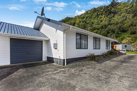 Photo of property in 3b Heather Place, Picton, 7220