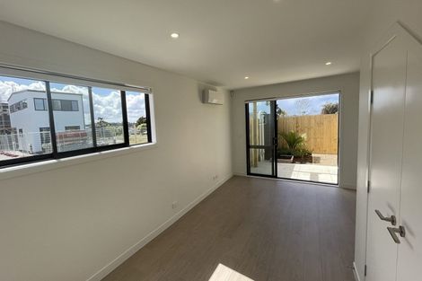 Photo of property in 9/5 Brandon Road, Glen Eden, Auckland, 0602