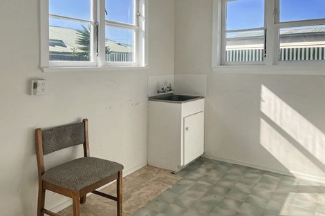 Photo of property in 5 Arawa Place, Castlecliff, Whanganui, 4501