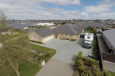 Photo of property in 55 Oakwood Drive, Rangiora, 7400