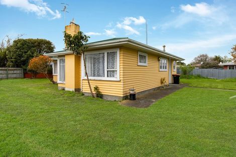 Photo of property in 8 Waterford Place, Westbrook, Palmerston North, 4412