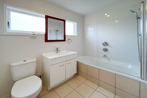 Photo of property in 25 Kenmure Avenue, Forrest Hill, Auckland, 0620