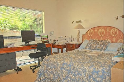 Photo of property in 222 Oriental Parade, Oriental Bay, Wellington, 6011