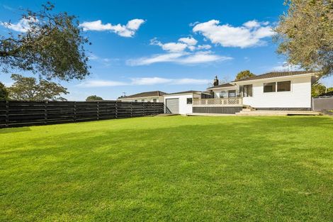 Photo of property in 33 Sunvue Road, Glen Eden, Auckland, 0602
