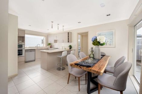 Photo of property in 18a Riverlea Avenue, Pakuranga, Auckland, 2010