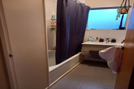 Photo of property in 10 Grange Place, Milson, Palmerston North, 4414