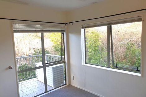 Photo of property in The Haven, 5/120 Beach Haven Road, Beach Haven, Auckland, 0626