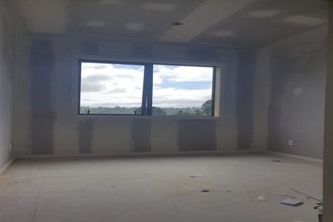 Photo of property in 9 Lowry Heights, Stokes Valley, Lower Hutt, 5019