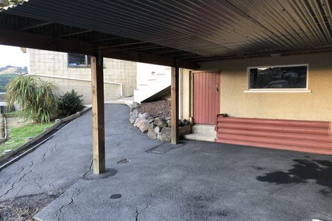 Photo of property in 32 Tomkins Street, Green Island, Dunedin, 9018