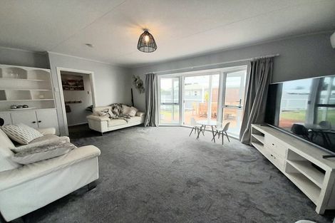 Photo of property in 28 Apollo Parade, Milson, Palmerston North, 4414