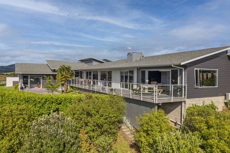 Photo of property in 4 Tironui Place, Whitianga, 3510