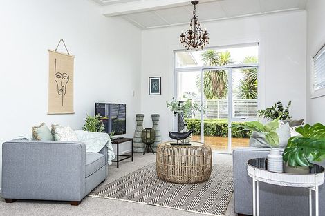 Photo of property in 20 Ropiha Street, Fitzroy, New Plymouth, 4312