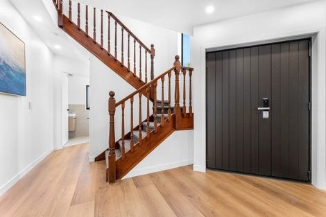 Photo of property in 2/19 Rodney Road, Northcote Point, Auckland, 0627