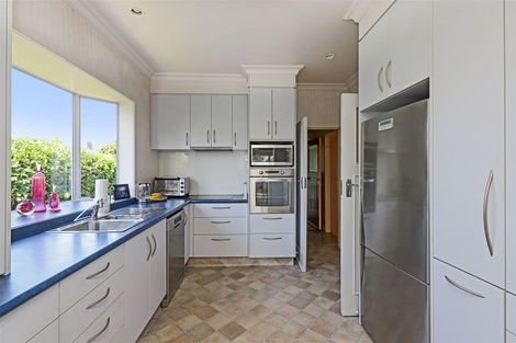 Photo of property in 221 Saint Leonards Avenue, Saint Leonards, Hastings, 4120