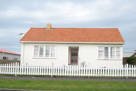 Photo of property in 9 Clinton Street, Fitzroy, New Plymouth, 4312