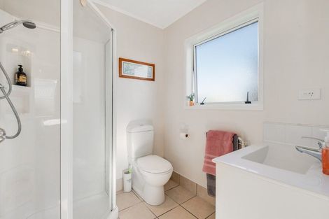 Photo of property in 13b Vipond Road, Stanmore Bay, Whangaparaoa, 0932