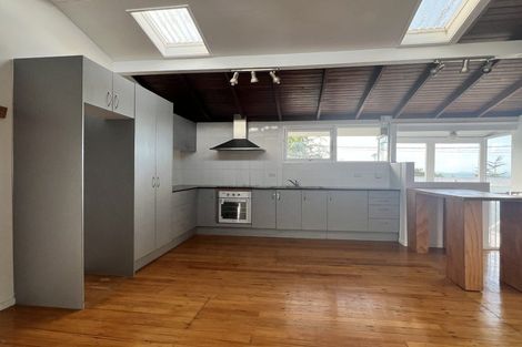 Photo of property in 52 Channel View Road, Campbells Bay, Auckland, 0630