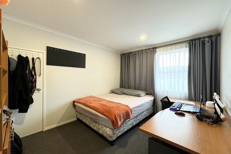 Photo of property in 2 Agincourt Street, Glenfield, Auckland, 0629