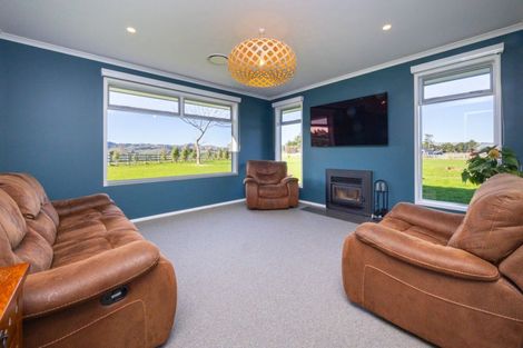 Photo of property in 1 Ashgrove Lane, Ashhurst, Palmerston North, 4470