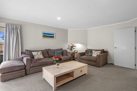 Photo of property in 46 Unsworth Drive, Unsworth Heights, Auckland, 0632