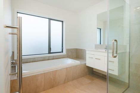 Photo of property in 5a Woodstock Place, Hokowhitu, Palmerston North, 4410