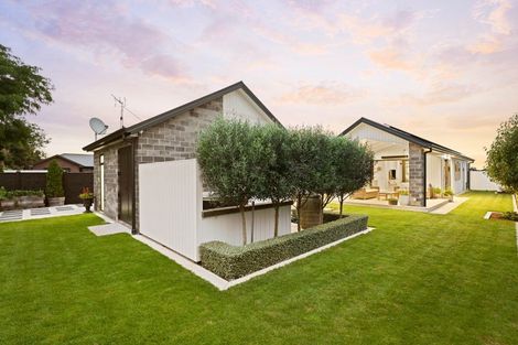 Photo of property in 92 Hugo Shaw Drive, Cambridge, 3434