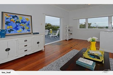 Photo of property in 14 Waiohua Road, Greenlane, Auckland, 1061