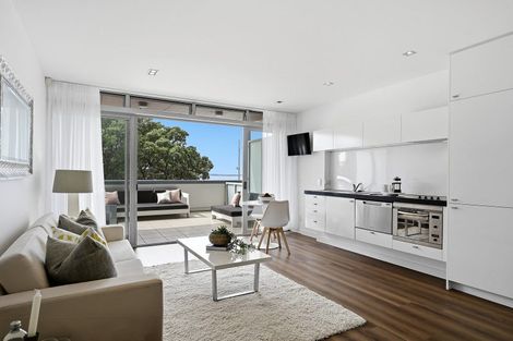 Photo of property in Ocean Breeze Apts, 7107/87 Clyde Road, Browns Bay, Auckland, 0630