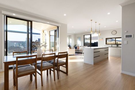 Photo of property in 32 Hugo Shaw Drive, Cambridge, 3434