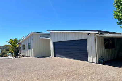 Photo of property in 1 Waterview Place, Haruru, 0204