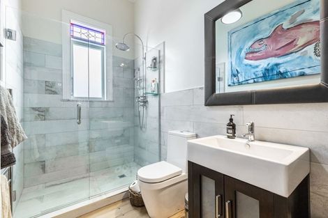 Photo of property in 2/10 Mozeley Avenue, Devonport, Auckland, 0624