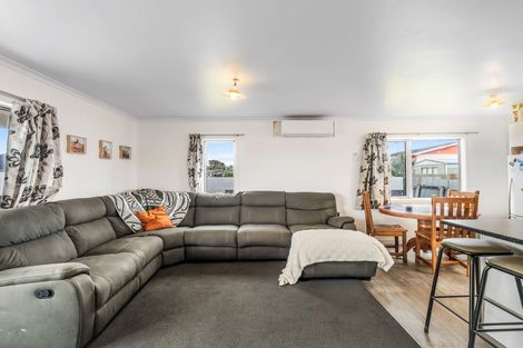 Photo of property in 10 Cornfoot Street, Castlecliff, Whanganui, 4501