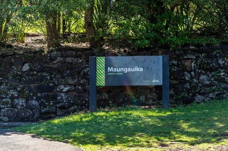 Photo of property in 5/77 Old Lake Road, Narrow Neck, Auckland, 0624