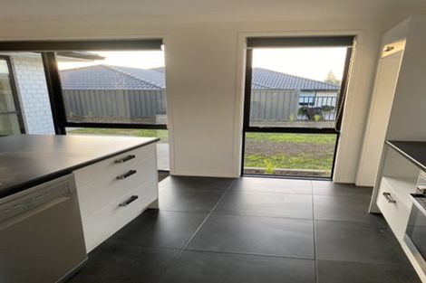 Photo of property in 8 Albatross Lane, Welcome Bay, Tauranga, 3112