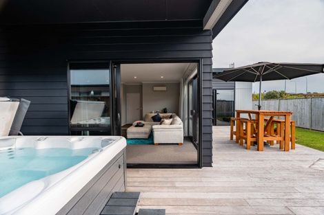 Photo of property in 130 Coast Boulevard, Papamoa Beach, Papamoa, 3118