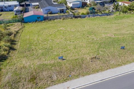 Photo of property in 27 Seagrass Place, Otaki Beach, Otaki, 5512