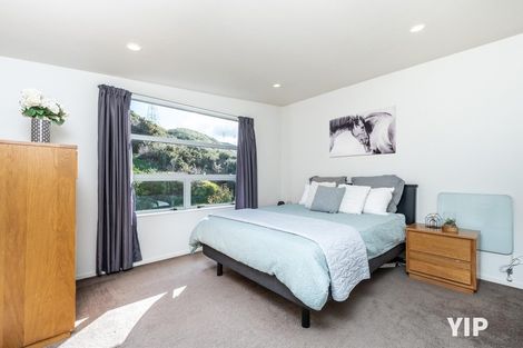 Photo of property in 8 Erlestoke Crescent, Churton Park, Wellington, 6037
