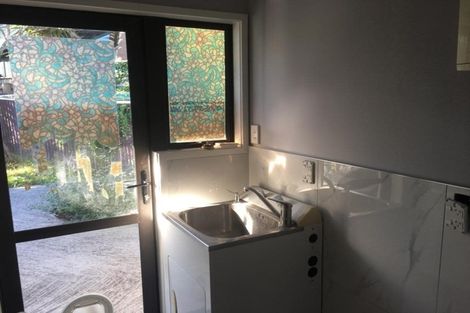 Photo of property in 2/18 Mander Place, Bucklands Beach, Auckland, 2012