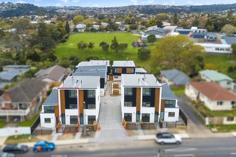 Photo of property in 6 Mokopiko Court, Beach Haven, Auckland, 0626