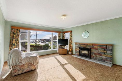 Photo of property in 201 Chivalry Road, Glenfield, Auckland, 0629