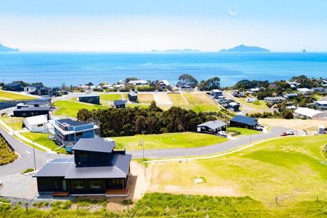 Photo of property in 4 Starlight Place, Langs Beach, 0582