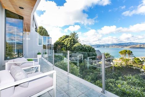 Photo of property in 32 Seatoun Heights Road, Seatoun, Wellington, 6022
