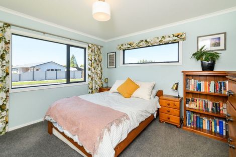 Photo of property in 22 Wescombe Grove, Feilding, 4702
