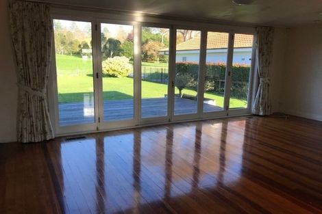 Photo of property in 5 Maungakiekie Avenue, Greenlane, Auckland, 1051