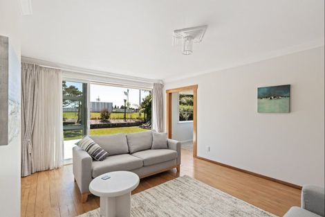 Photo of property in 52 Clawton Street, Westown, New Plymouth, 4310