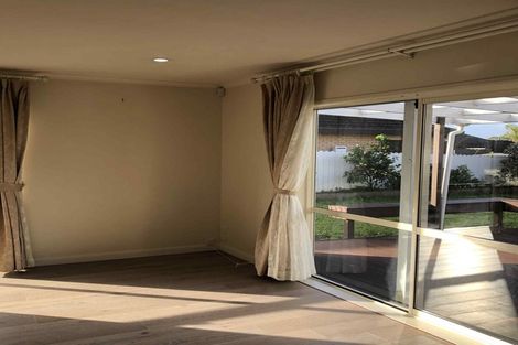 Photo of property in 13 Belcoo Crescent, East Tamaki, Auckland, 2013