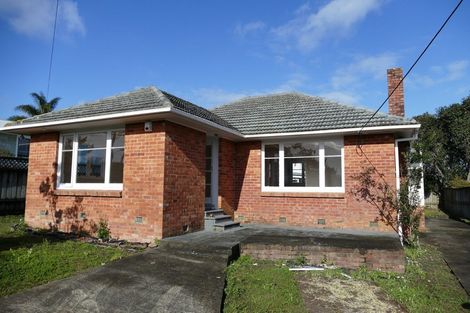 Photo of property in 50 Flanshaw Road, Te Atatu South, Auckland, 0610