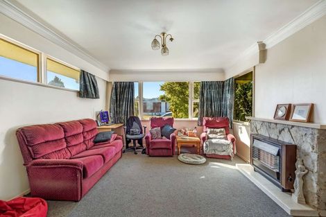Photo of property in 46 Karaka Crescent, Levin, 5510