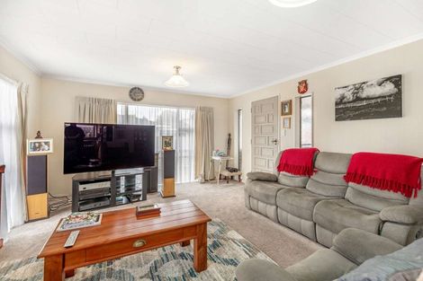 Photo of property in 5 Chertsey Court, Roslyn, Palmerston North, 4414